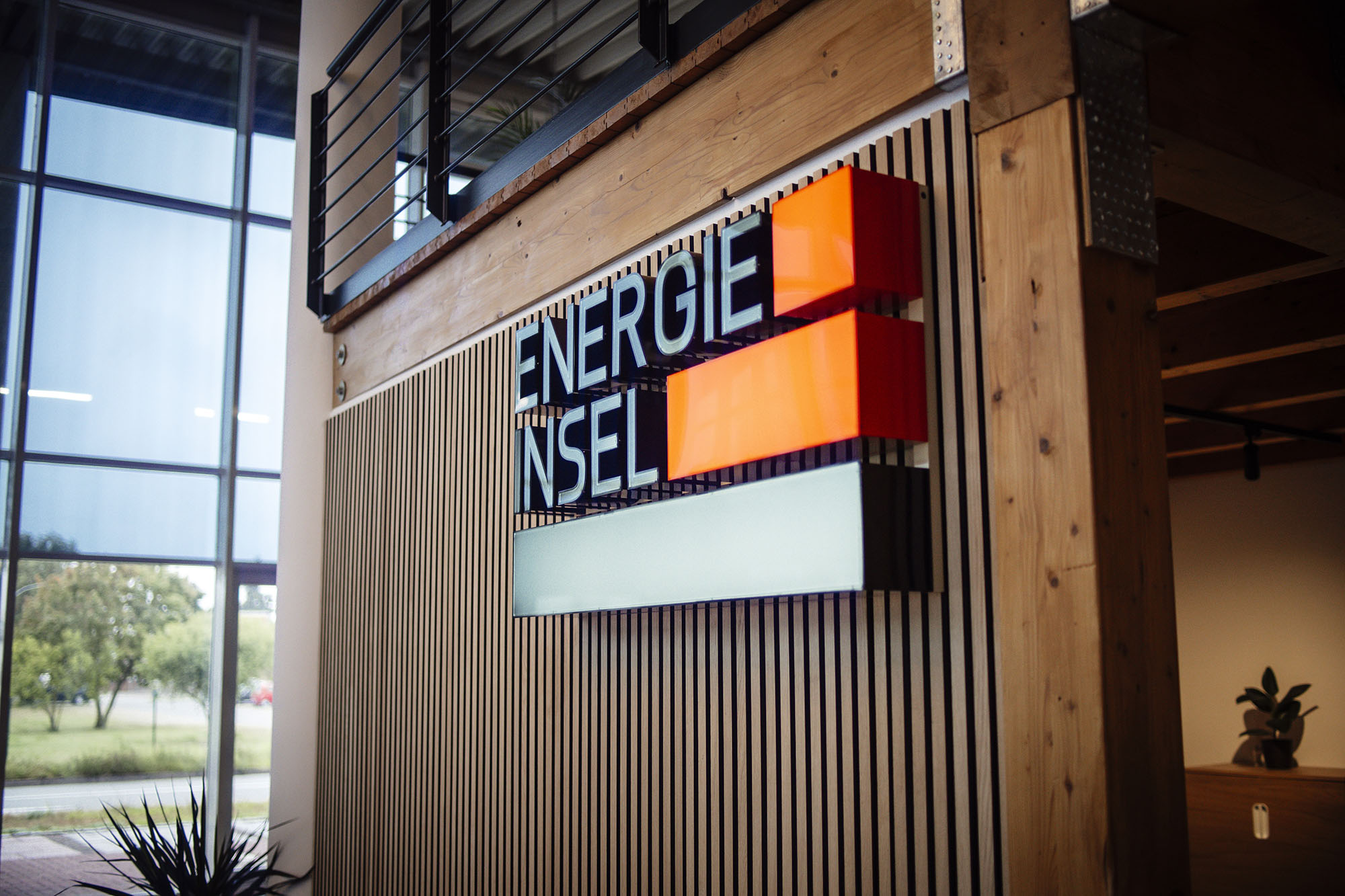 3D Logo in der Ausstellung in der Energieinsel Waren